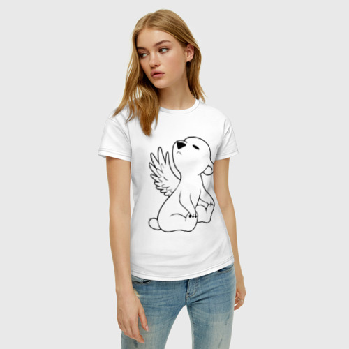 Женская футболка с принтом Белый мишка с крыльями, фото на моделе #1