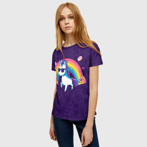 Женская 3D футболка с принтом Радужный Единорог в Очках, фото на моделе #1