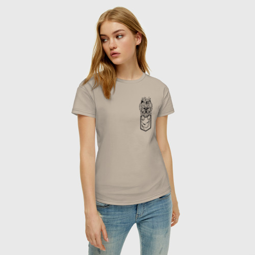 Женская футболка с принтом Йорк в кармашке, фото на моделе #1