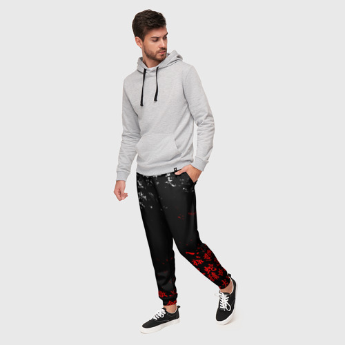 Мужские брюки 3D с принтом КРАСНО БЕЛЫЕ ИЕРОГЛИФЫ / ЯПОНИЯ / БРЫЗГИ, фото на моделе #1
