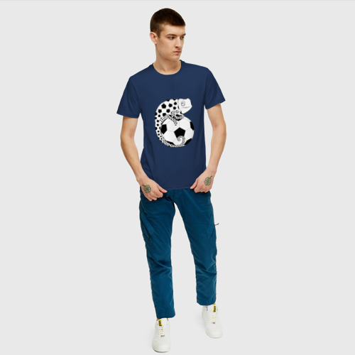 Мужская футболка с принтом Футбол - Хамелеон, вид сбоку #3