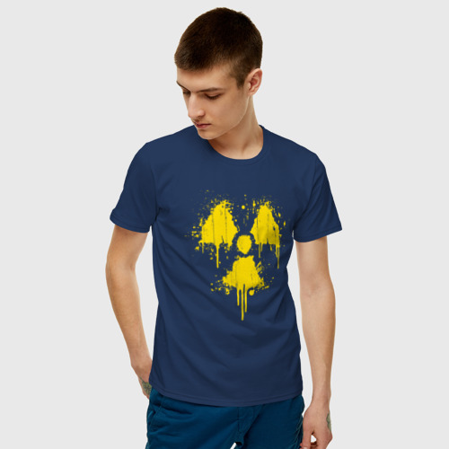 Мужская футболка с принтом Nuclear paint, фото на моделе #1