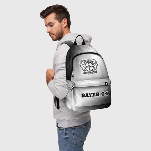 Рюкзак 3D с принтом Bayer 04 sport на светлом фоне: символ, надпись, фото на моделе #1